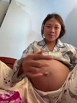 Emxinhka1 online show from 04-11-26, 04:06