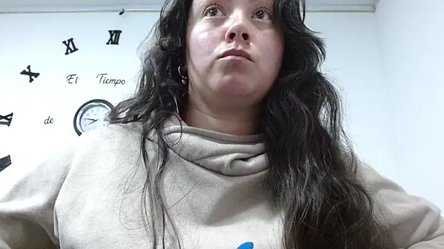 Snapshot of ElaMurray02 chatting on 02-13-26, 03:41 ElaMurray02 online show from 02-13-26, 03:41