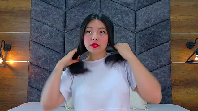 AnnieRouse   online show from 02-11-26, 11:37