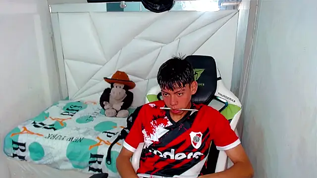 Liarr  online show from 03-13-26, 08:04