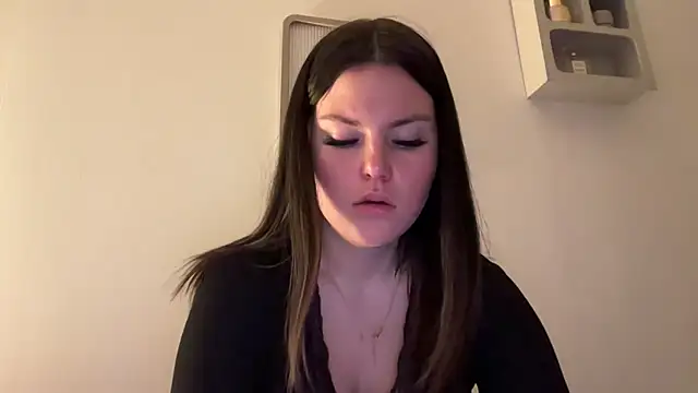 kiaraaaa75 online show from 02-01-26, 06:17