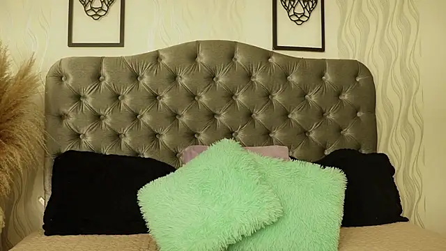 katt eyes  online show from 04-08-26, 01:33