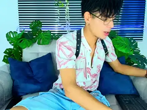 ThiiagoSaeenz online show from 03-10-26, 05:07