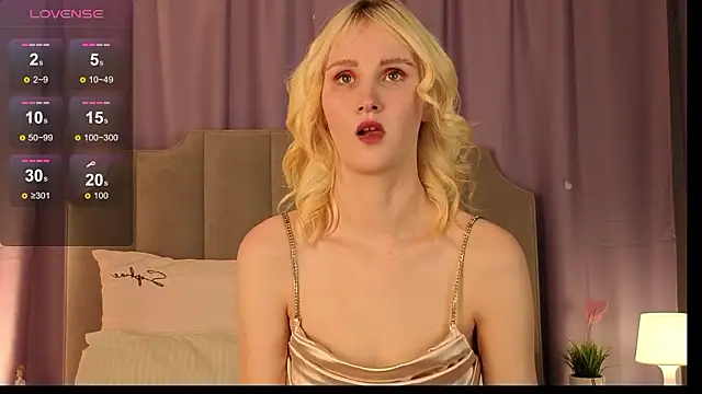 CrystalLili online show from 03-23-26, 07:23