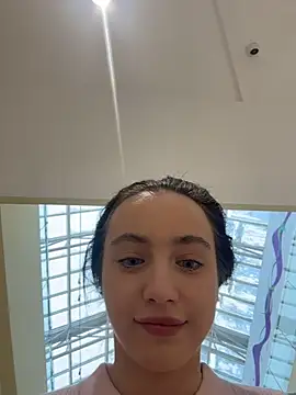 Snapshot of MiaTee chatting on 02-15-26, 07:51 MiaTee online show from 02-15-26, 07:51