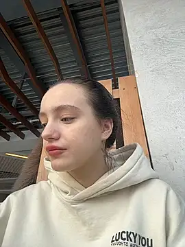 Snapshot of MiaTee chatting on 02-28-26, 04:13 MiaTee online show from 02-28-26, 04:13