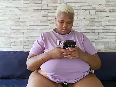 Snapshot of BustyBmw chatting on 02-24-26, 08:56 BustyBmw online show from 02-24-26, 08:56