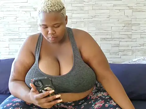 Snapshot of BustyBmw chatting on 03-09-26, 08:29 BustyBmw online show from 03-09-26, 08:29