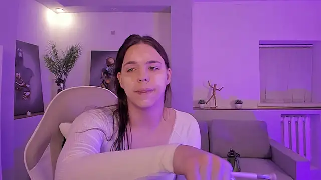 Madison dolly online show from 02-15-26, 02:08