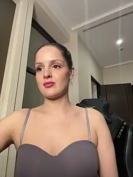 Evayra online show from 04-19-26, 06:10