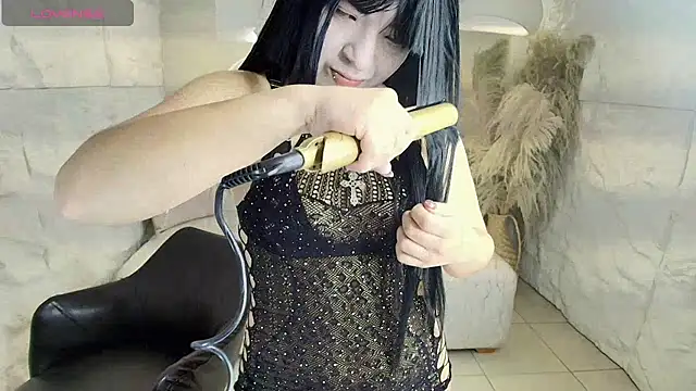 Snapshot of vampkitty_r chatting on 06-23-26, 01:09 vampkitty r online show from 06-23-26, 01:09