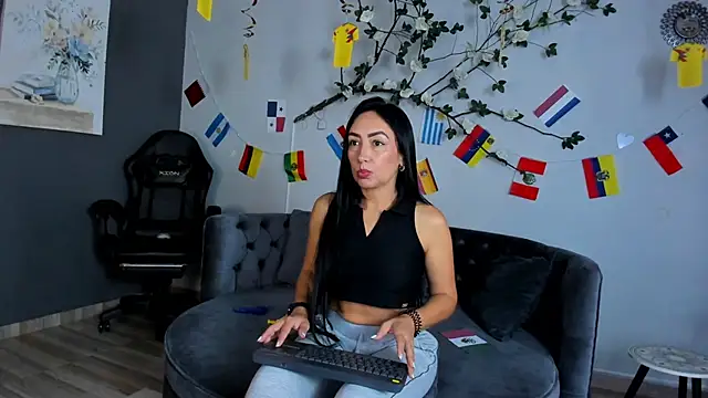 Mia Davis   online show from 06-13-26, 11:52