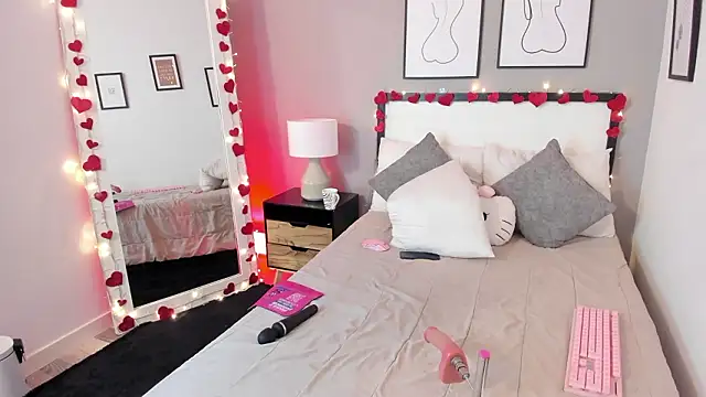 QueenRose    online show from 02-23-26, 01:52