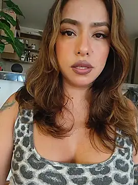 Snapshot of foxxy_lover chatting on 07-02-26, 07:42 foxxy lover online show from 07-02-26, 07:42