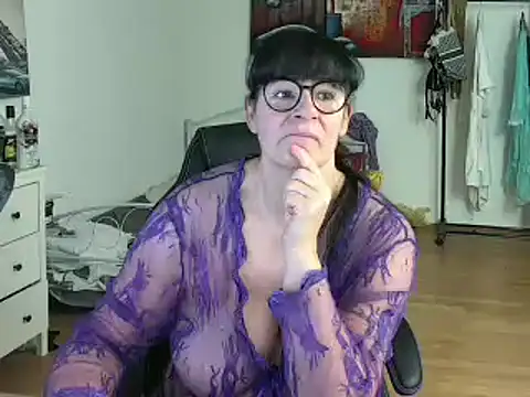 Sylly online show from 02-24-25, 07:33