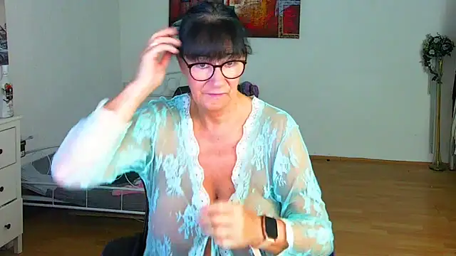 Sylly online show from 09-29-25, 06:40