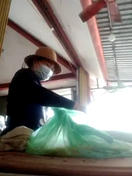 YIYI-502 online show from 02-01-26, 06:12