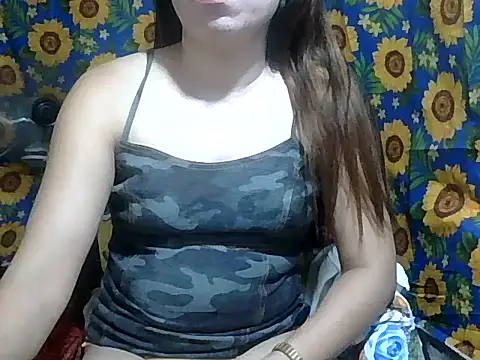 Sexy HotPussy4u online show from 04-15-26, 08:20