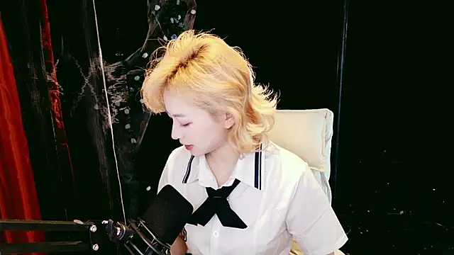 Lady-Mia777 online show from 02-12-26, 12:00