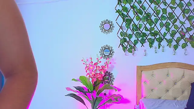 Miabunny    online show from 03-02-26, 05:08