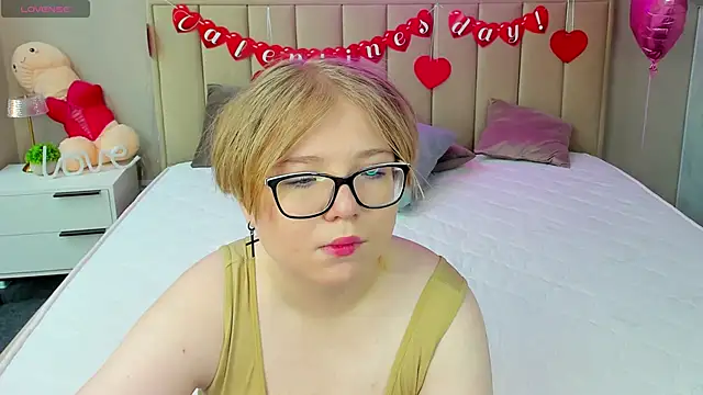 Lauraaa Smith online show from 02-19-26, 12:39