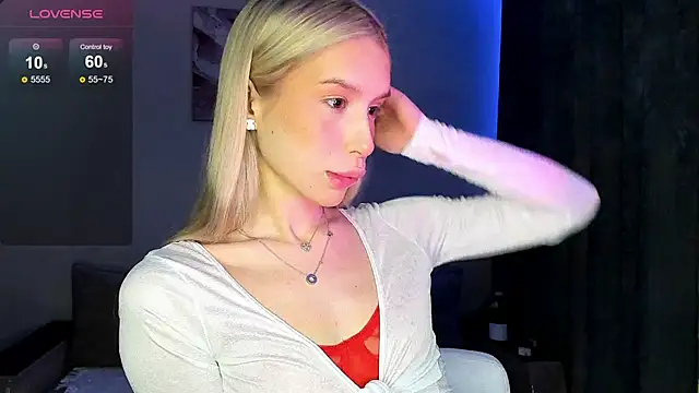 Snapshot of Elysia_kiss chatting on 03-09-26, 02:04 Elysia kiss online show from 03-09-26, 02:04