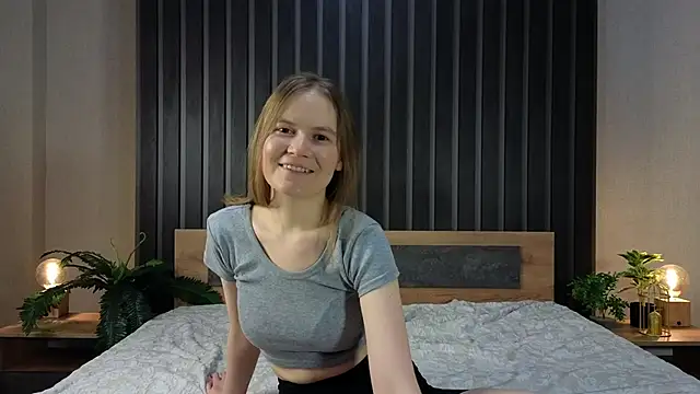 CleliaRostek online show from 02-12-26, 09:37