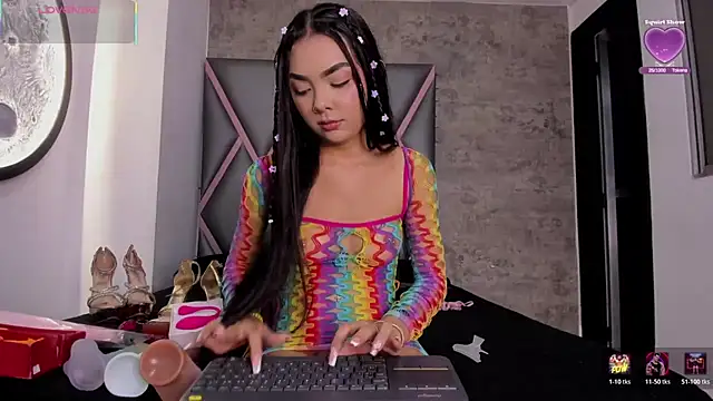 Emily-Queen03 online show from 04-23-26, 03:08