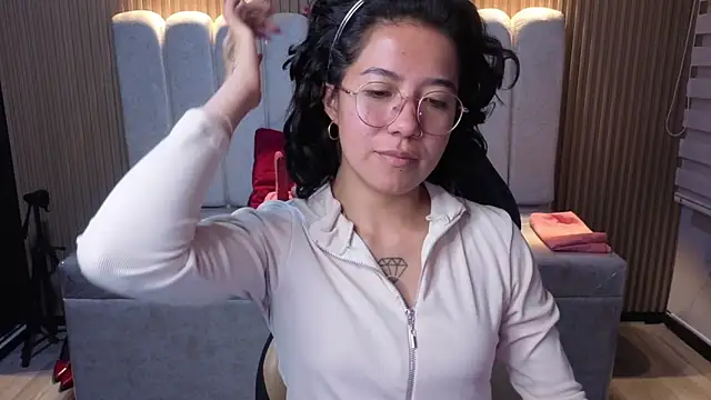 Lynn turner online show from 05-20-26, 01:06