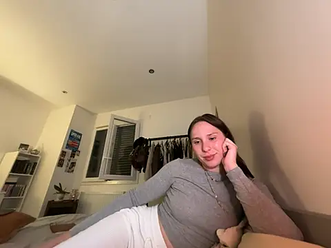 candyX  online show from 04-19-26, 07:38