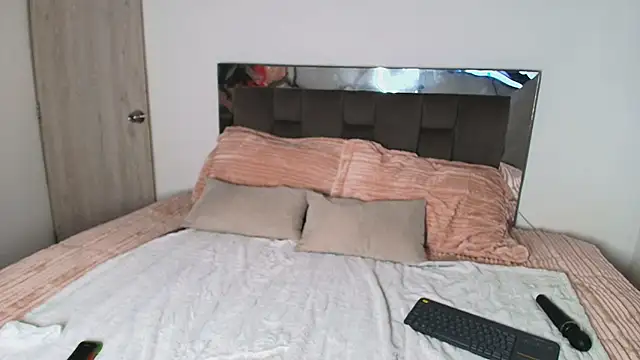 Snapshot of Giaa_Moretii chatting on 07-10-26, 04:06 Giaa Moretii online show from 07-10-26, 04:06