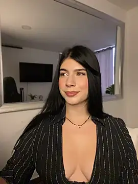 Snapshot of _HannahFox_ chatting on 08-08-26, 10:45 HannahFox online show from 08-08-26, 10:45