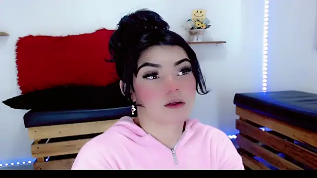 NathalialLooes online show from 03-16-26, 04:18