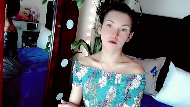 Snapshot of NathalialLooes chatting on 07-28-26, 02:07 NathalialLooes online show from 07-28-26, 02:07