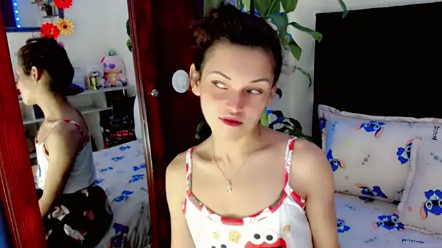Snapshot of NathalialLooes chatting on 07-29-26, 02:26 NathalialLooes online show from 07-29-26, 02:26