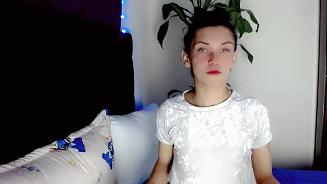 Snapshot of NathalialLooes chatting on 07-31-26, 01:05 NathalialLooes online show from 07-31-26, 01:05