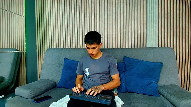 Aron pulse online show from 02-24-26, 01:09