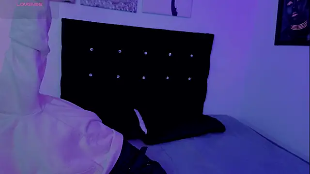 Zoe-yanin online show from 03-18-26, 06:44