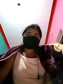 Divyanshi hott online show from 02-05-26, 05:17
