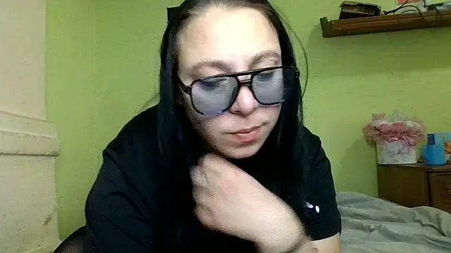 MillaSourety online show from 04-21-26, 07:03