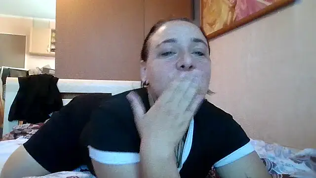 Snapshot of MillaSourety chatting on 07-28-26, 04:27 MillaSourety online show from 07-28-26, 04:27