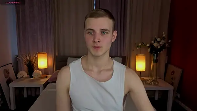 HereAlexColee online show from 02-18-26, 02:13