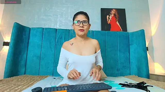 dulcenena moon online show from 02-17-26, 11:29