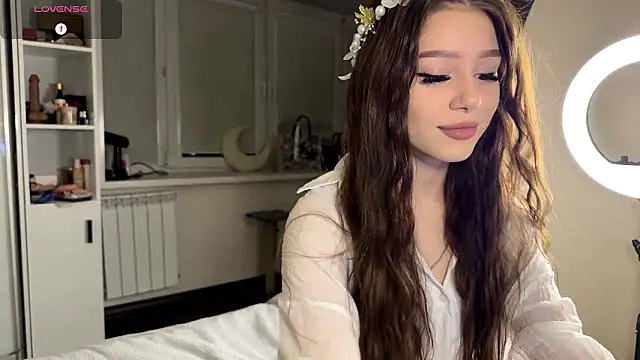 Snapshot of randiburt chatting on 03-28-26, 01:54 randiburt online show from 03-28-26, 01:54