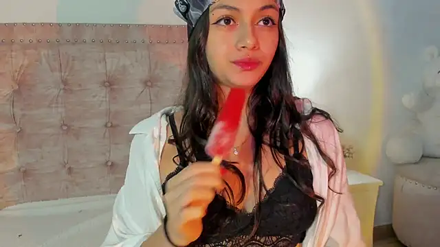 Jennifer Lee  online show from 02-17-26, 10:01