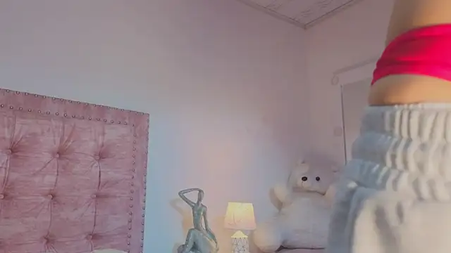 Snapshot of Jennifer_Lee_ chatting on 05-31-26, 03:19 Jennifer Lee online show from 05-31-26, 03:19