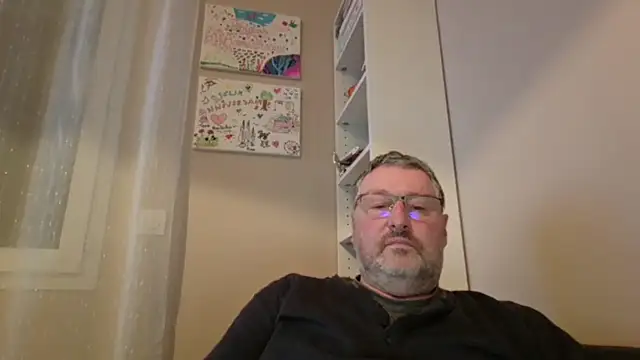 doudou310 online show from 02-20-26, 05:37