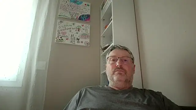 doudou310 online show from 02-26-26, 05:01