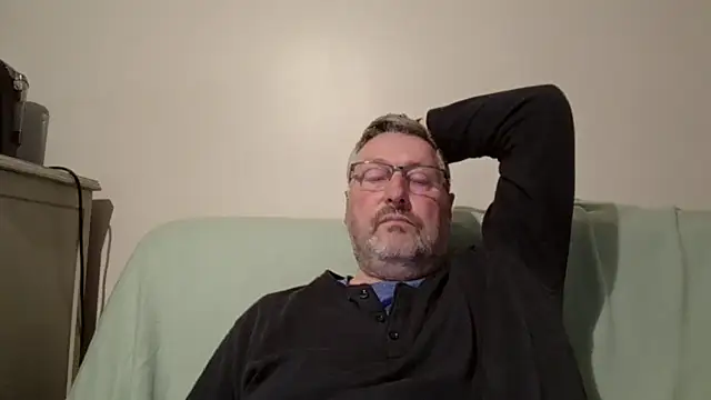 doudou310 online show from 04-04-26, 03:49