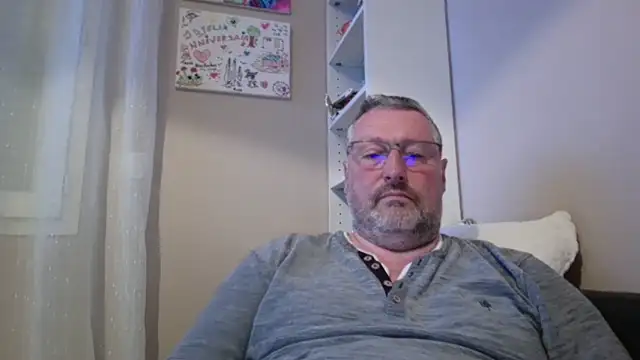 doudou310 online show from 04-25-26, 04:04